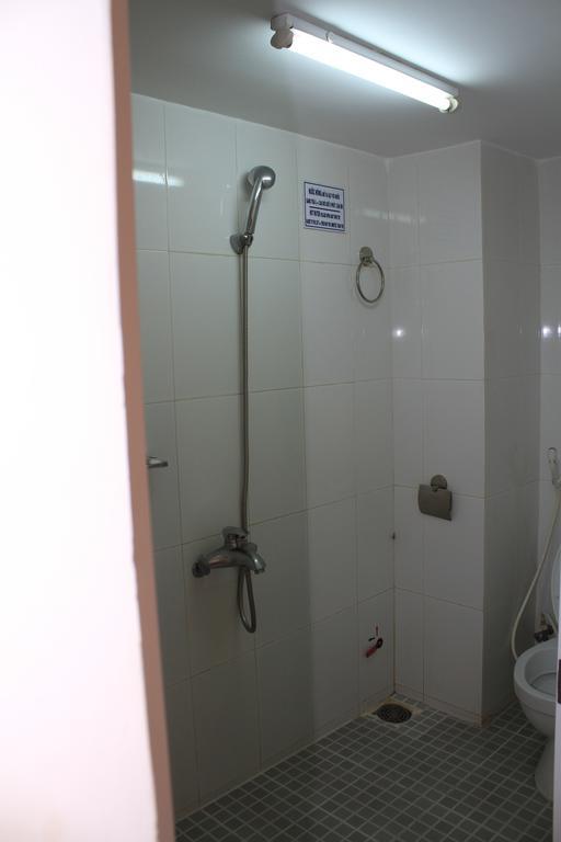 Ngoc Mai Guesthouse Buon Ma Thuot Ruang foto